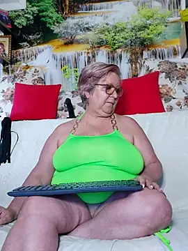 Snapshot of QueenPammy1 chatting on 09.28.25 QueenPammy1 online show from 09.28.25