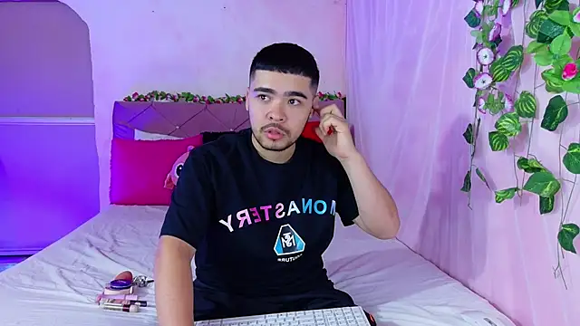  mia and mike  online show from 09.17.25