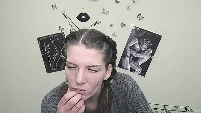 Snapshot of VanessaRey_ chatting on 03.19.25 VanessaRey online show from 03.19.25