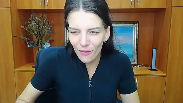 Snapshot of VanessaRey_ chatting on 09.29.25 VanessaRey online show from 09.29.25