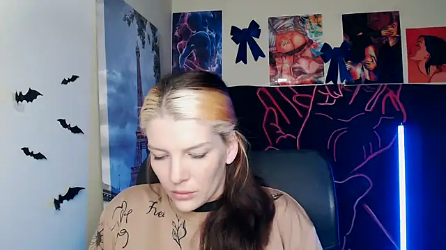 VanessaRey  online show from 04.18.26