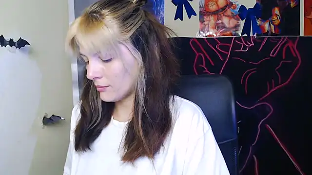 VanessaRey  online show from 06.16.26