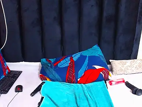 Snapshot of AriesCake chatting on 03.20.25 AriesCake online show from 03.20.25