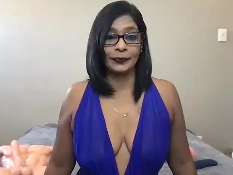 Snapshot of indianrose09 chatting on 11.21.25 indianrose09 online show from 11.21.25