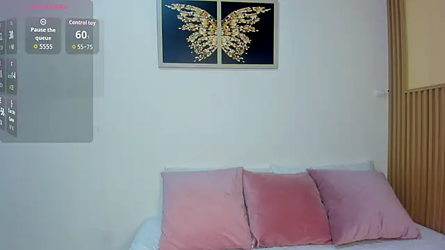 Snapshot of sharonscoth chatting on 10.11.25 sharonscoth online show from 10.11.25