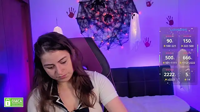 Snapshot of Taiga_Cute chatting on 10.12.25 Taiga Cute online show from 10.12.25