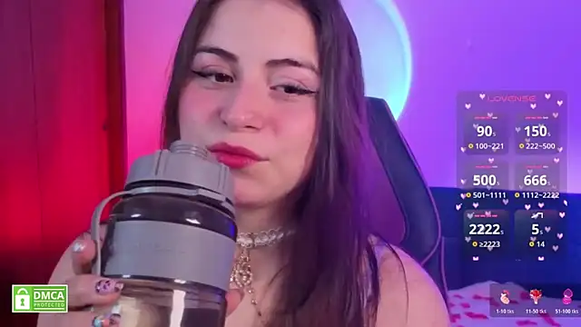 Snapshot of Taiga_Cute chatting on 11.13.25 Taiga Cute online show from 11.13.25