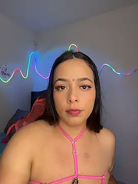 Snapshot of Deepika_padukoneNisha chatting on 07.20.26 Deepika padukoneNisha online show from 07.20.26