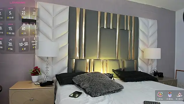 Snapshot of SaraJonness chatting on 10.30.25 SaraJonness online show from 10.30.25