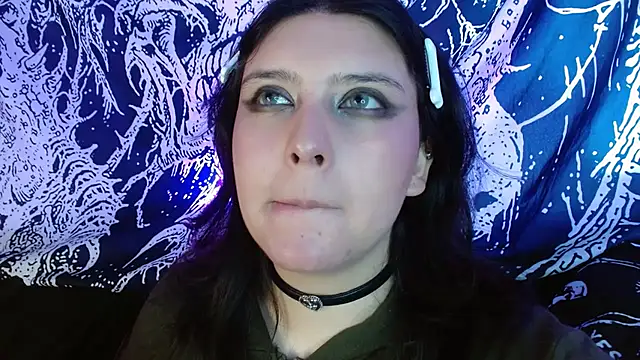 Snapshot of mikaskullcs chatting on 10.09.25 mikaskullcs online show from 10.09.25