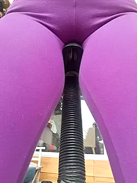 Amadamilf1980 online show from 12.04.25