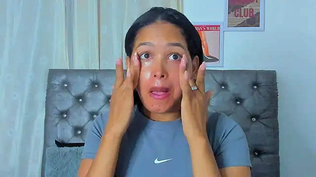 NikkiStarrr online show from 01.18.26