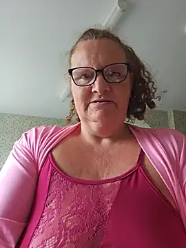 MissQueenBeex online show from 07.04.26