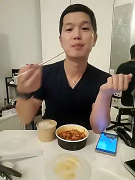 woonee827372 online show from 09.10.25