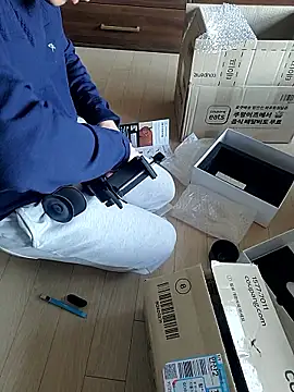 woonee827372 online show from 12.01.25