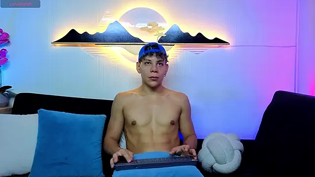 Snapshot of Almiboys chatting on 03.20.26 Almiboys online show from 03.20.26