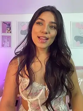 Snapshot of ariana_bae_ chatting on 03.18.25 ariana bae online show from 03.18.25