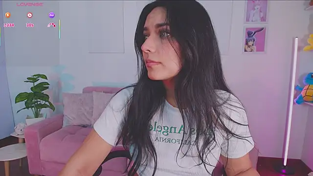 Snapshot of ariana_bae_ chatting on 10.14.25 ariana bae online show from 10.14.25