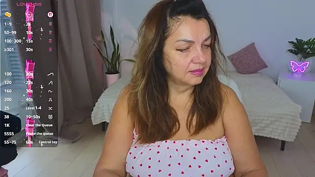 Nika Light online show from 10.08.25