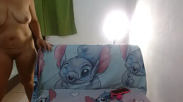 Snapshot of Allyson_Mature chatting on 11.04.25 Allyson Mature online show from 11.04.25