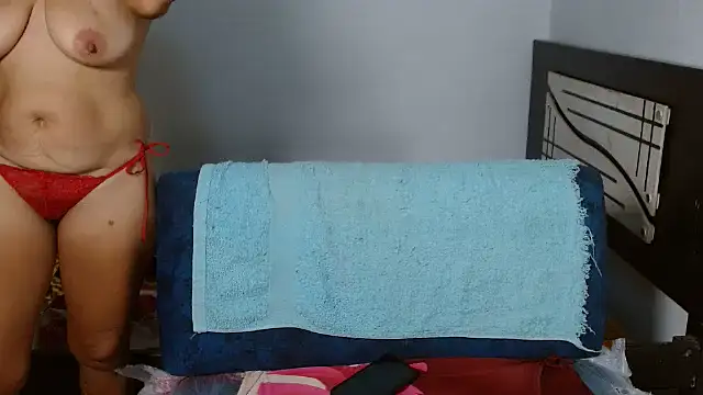 Snapshot of Allyson_Mature chatting on 02.22.26 Allyson Mature online show from 02.22.26