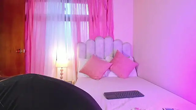 zaraquiinn online show from 11.14.25