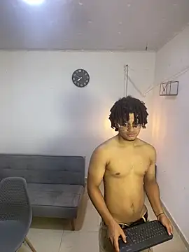 Snapshot of samxx_muscle chatting on 04.23.26 samxx muscle online show from 04.23.26