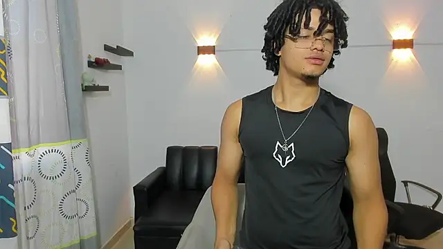 Snapshot of samxx_muscle chatting on 05.18.26 samxx muscle online show from 05.18.26