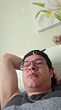 Snapshot of TimiidoSP011 chatting on 11.17.25 TimiidoSP011 online show from 11.17.25