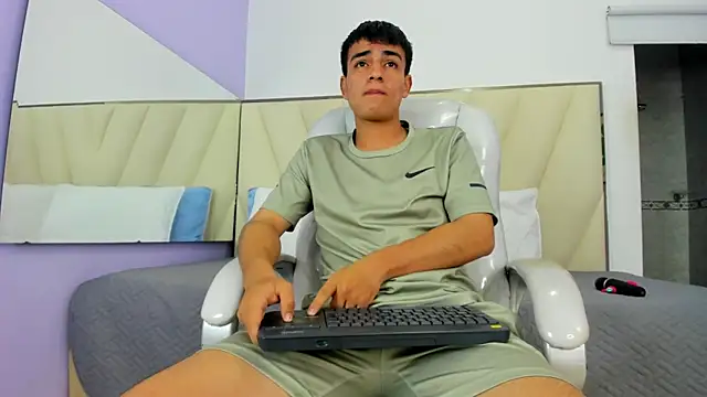 Hotboy21  online show from 12.03.25