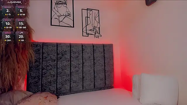 Snapshot of blonder_roux chatting on 09.26.25 blonder roux online show from 09.26.25