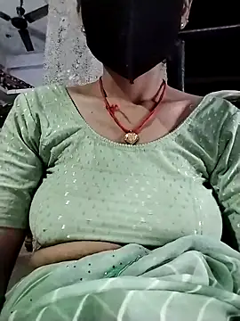 Snapshot of Soniy-Maax chatting on 10.06.25 Soniy-Maax online show from 10.06.25