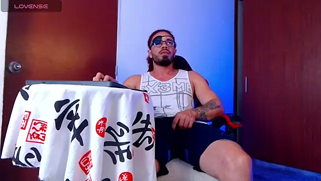 Snapshot of pirata_fitness chatting on 03.26.26 pirata fitness online show from 03.26.26