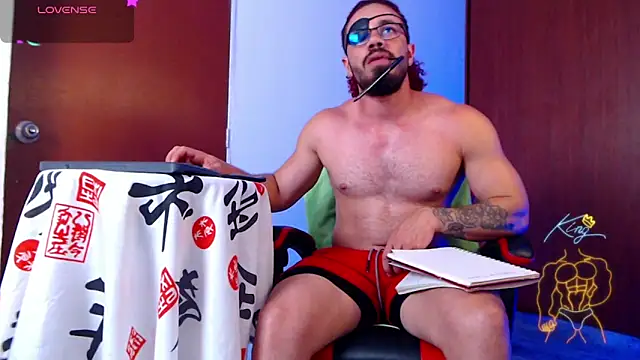 Snapshot of pirata_fitness chatting on 04.13.26 pirata fitness online show from 04.13.26