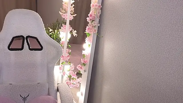 Betty  Davvis online show from 11.17.25