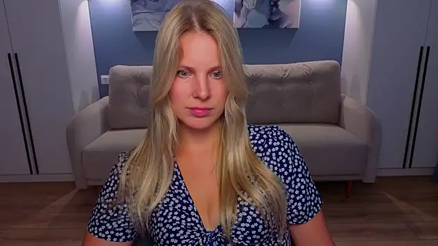 Snapshot of MelanieBennett chatting on 07.11.26 MelanieBennett online show from 07.11.26