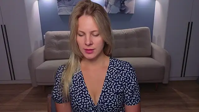 Snapshot of MelanieBennett chatting on 07.21.26 MelanieBennett online show from 07.21.26