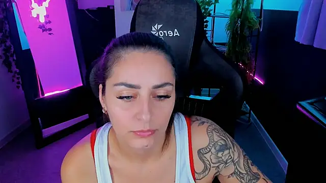 Snapshot of ValeriiMills chatting on 09.25.25 ValeriiMills online show from 09.25.25