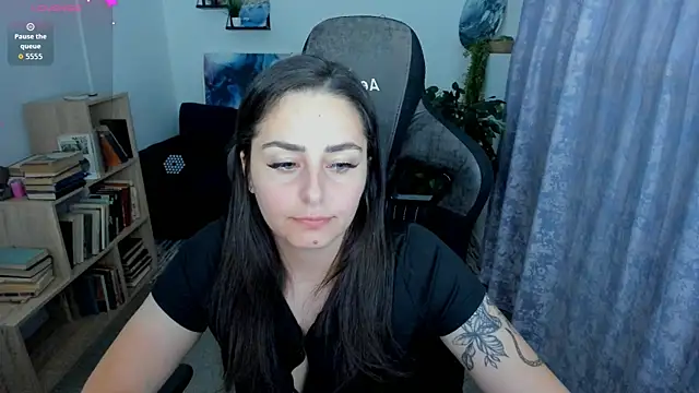 Snapshot of ValeriiMills chatting on 06.29.26 ValeriiMills online show from 06.29.26
