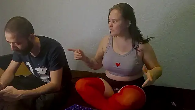 Snapshot of SweetPiggyx chatting on 03.28.26 SweetPiggyx online show from 03.28.26