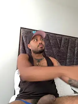 Snapshot of PapiStan chatting on 11.15.25 PapiStan online show from 11.15.25