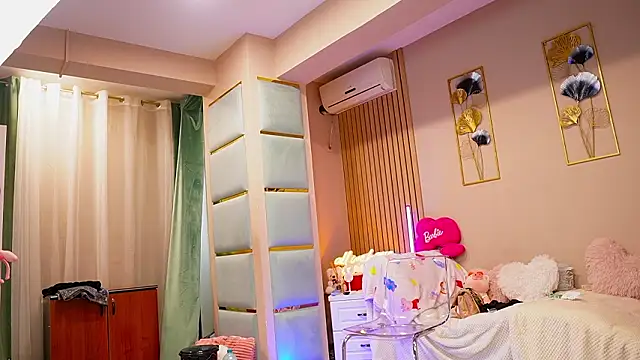 Snapshot of SabrinaJade chatting on 02.03.26 SabrinaJade online show from 02.03.26