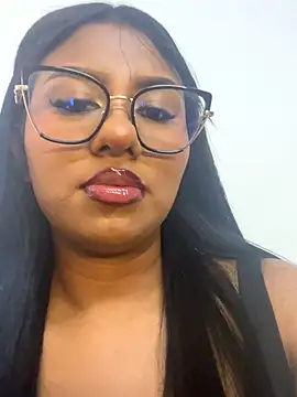 Emmily Vargas online show from 09.26.25