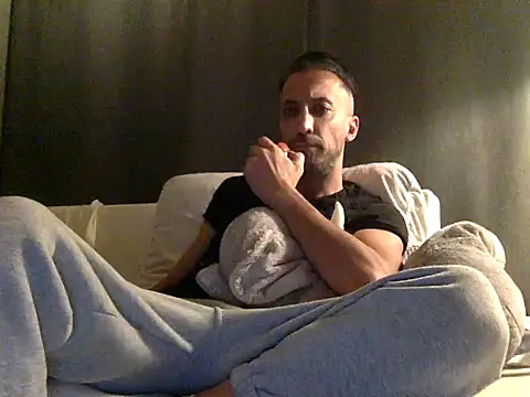 who am i x404 online show from 10.14.25