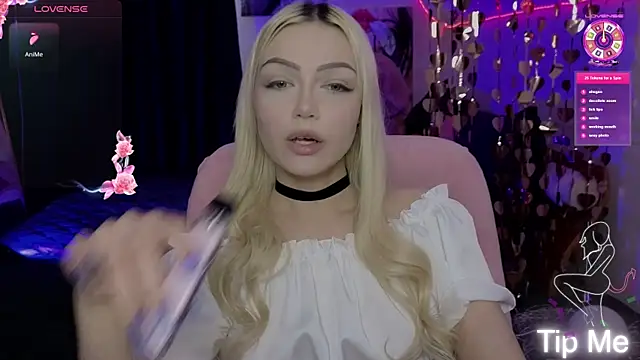 Snapshot of LinaLirian chatting on 05.19.26 LinaLirian online show from 05.19.26