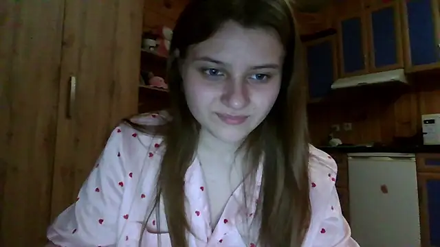 Snapshot of Little_shygirl chatting on 11.20.25 Little shygirl online show from 11.20.25