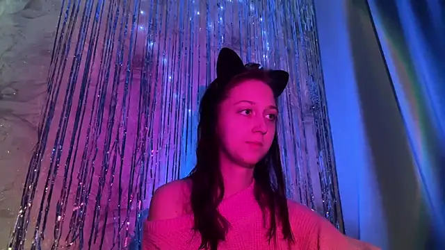 Snapshot of YourTemptation_ chatting on 12.17.25 YourTemptation online show from 12.17.25