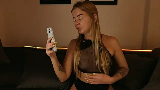 CarrieBradshaww online show from 10.27.25