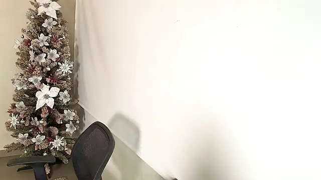  Victoria Collins online show from 12.04.25