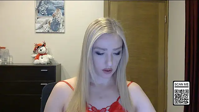 Wild Silk Desire online show from 12.17.25